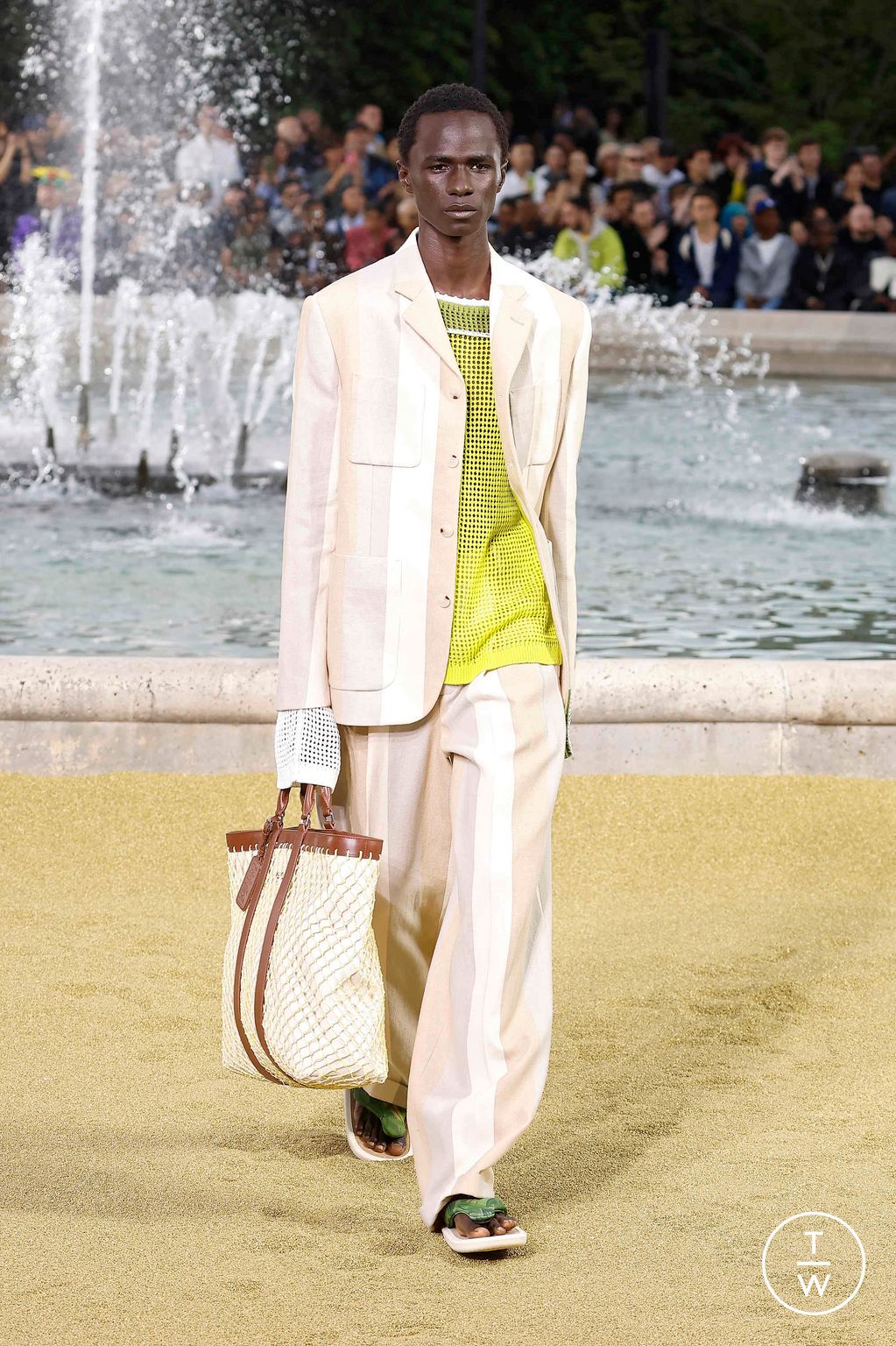 Fashion Week Paris Spring-Summer 2025 look 11 from the Kenzo collection menswear