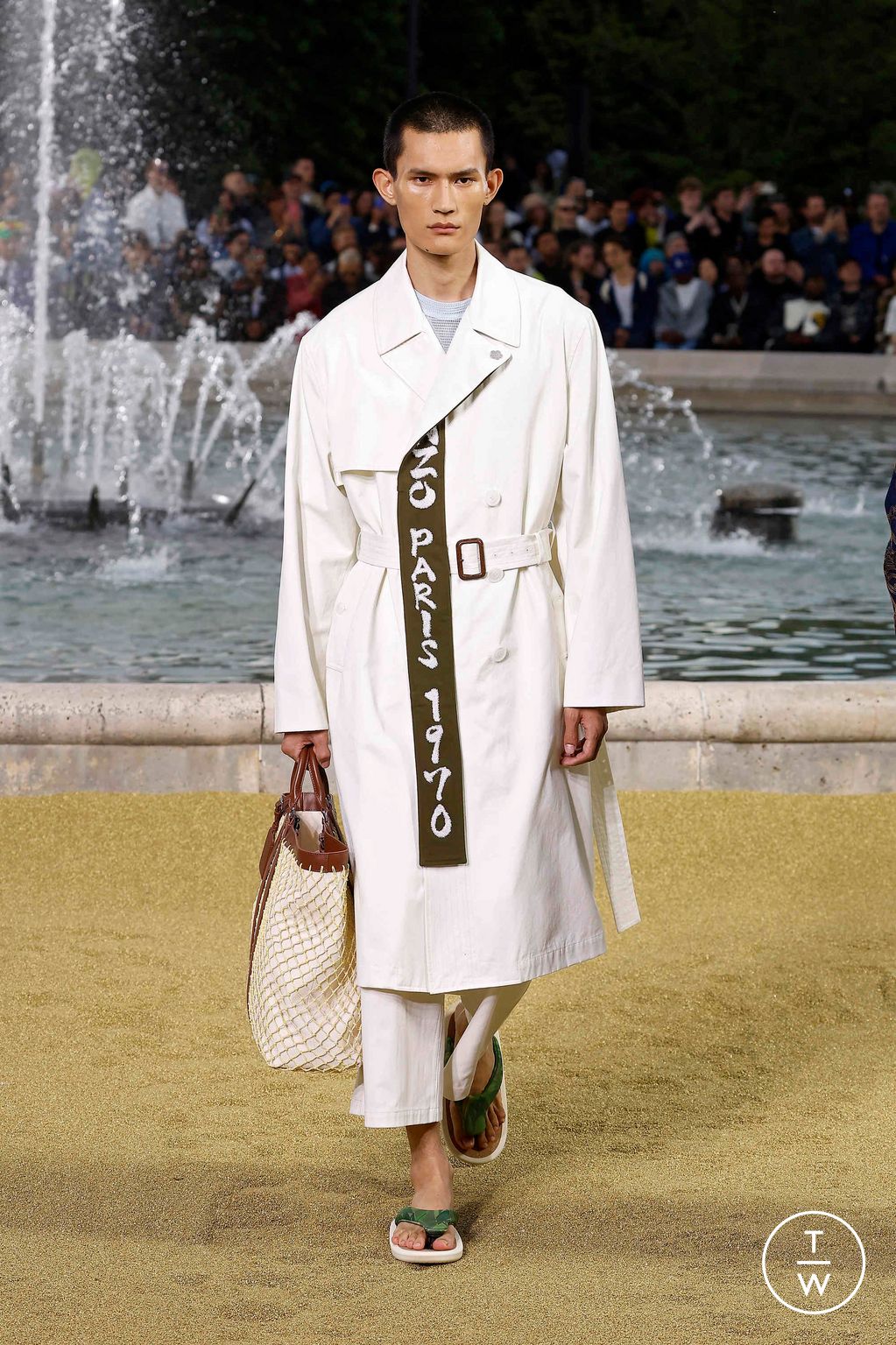 Fashion Week Paris Spring-Summer 2025 look 18 from the Kenzo collection menswear