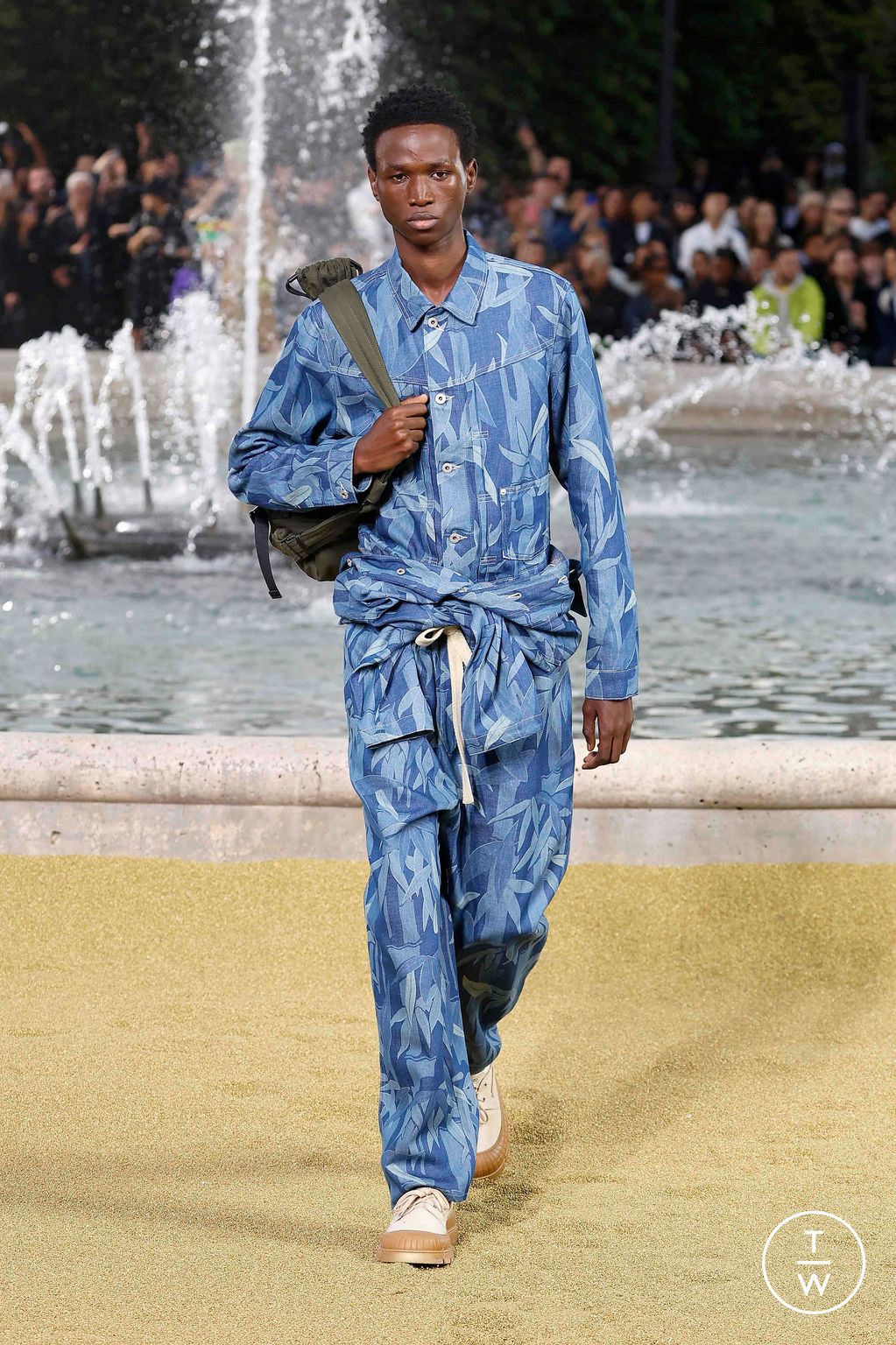 Fashion Week Paris Spring-Summer 2025 look 19 from the Kenzo collection menswear