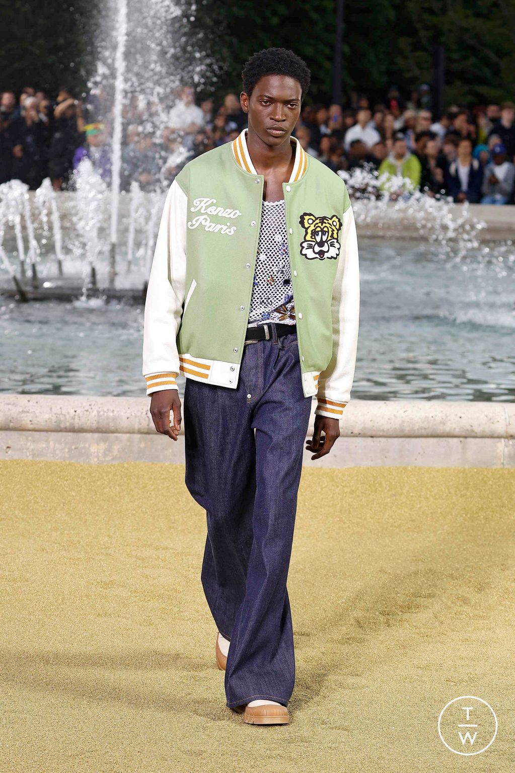 Fashion Week Paris Spring-Summer 2025 look 22 from the Kenzo collection menswear