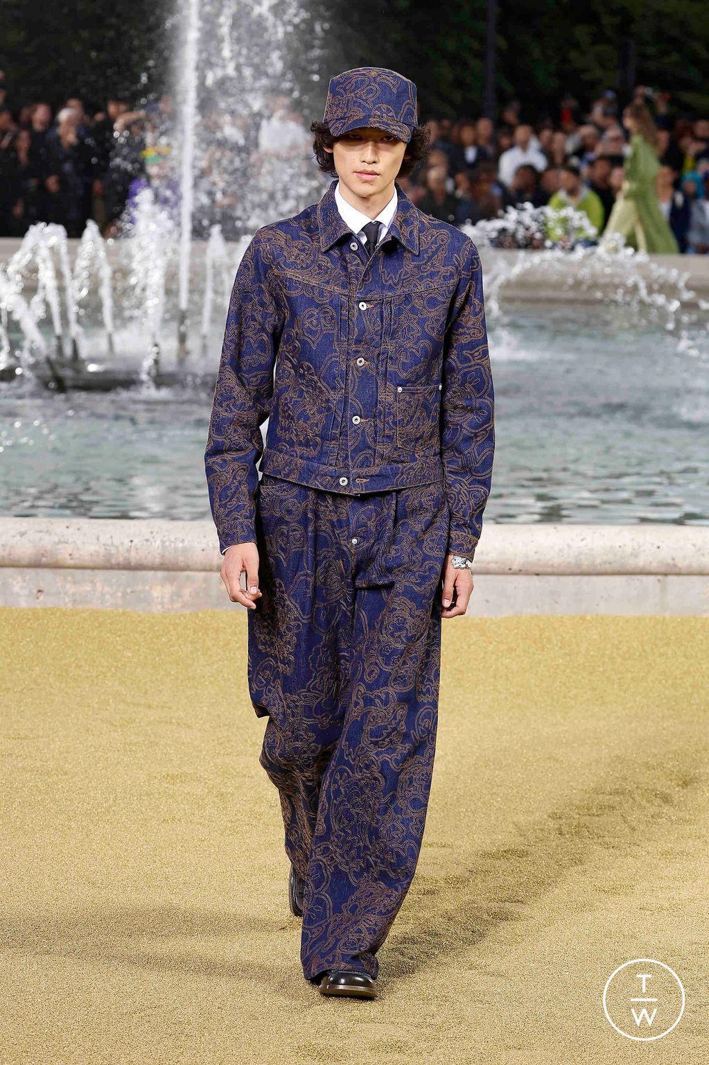 Fashion Week Paris Spring-Summer 2025 look 25 from the Kenzo collection menswear