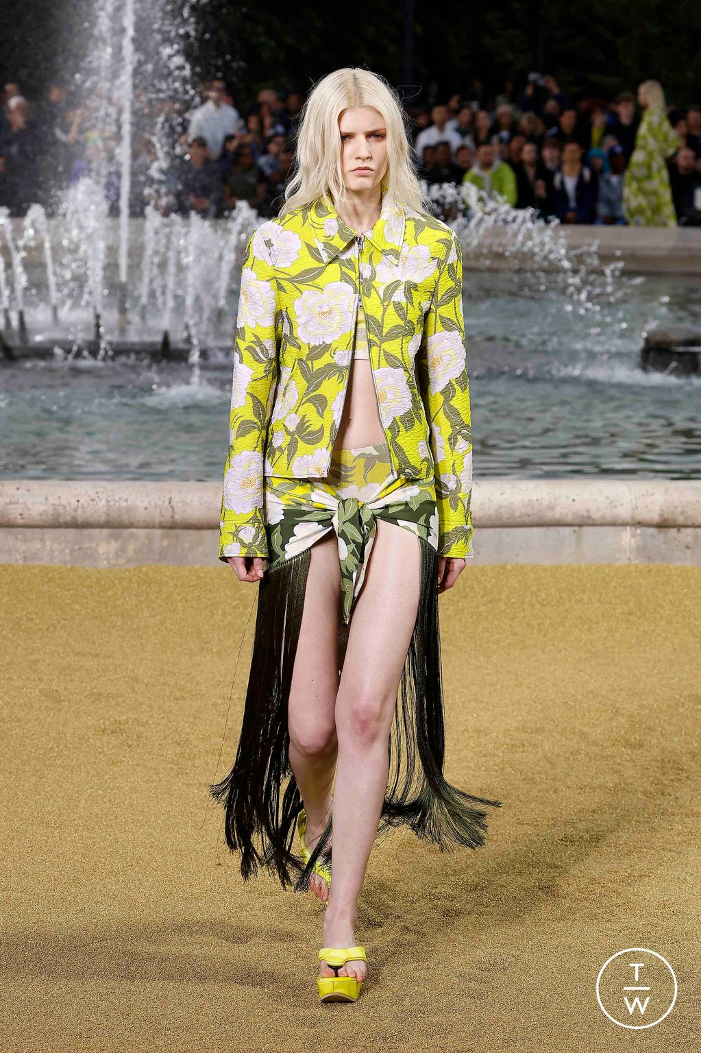 Fashion Week Paris Spring-Summer 2025 look 38 de la collection Kenzo menswear