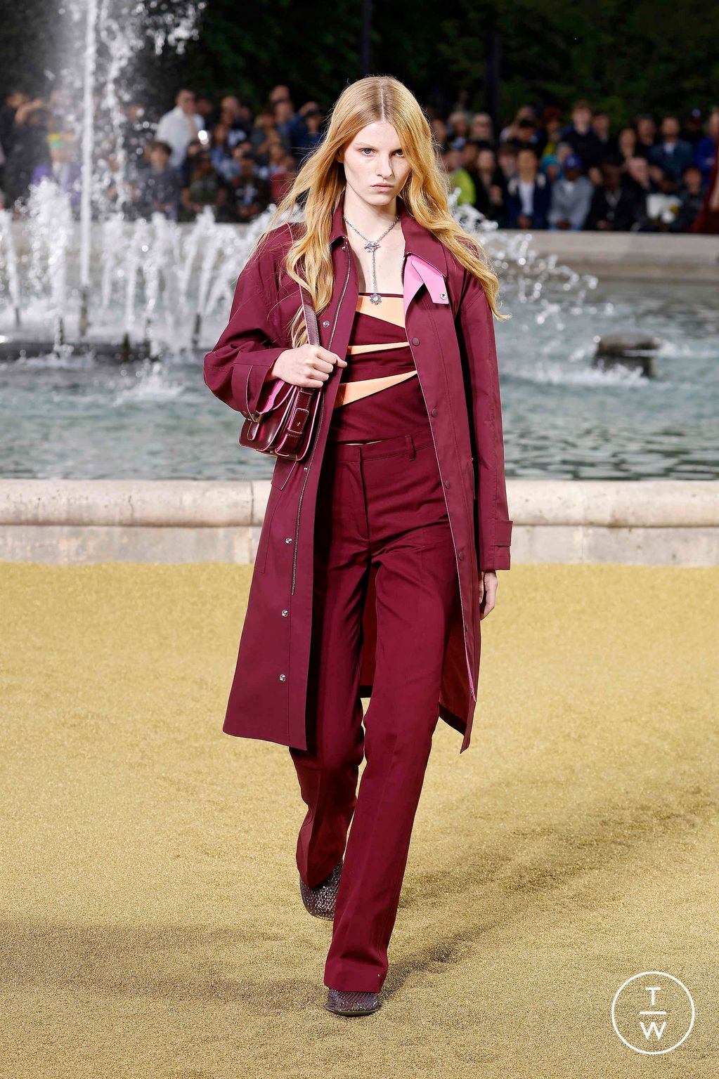 Fashion Week Paris Spring/Summer 2025 look 48 from the Kenzo collection 男装