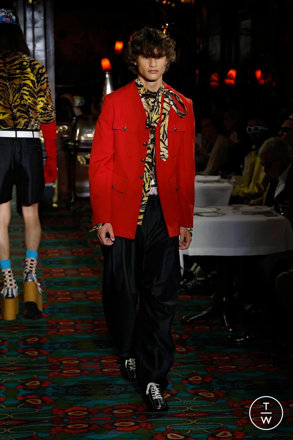 Fashion Week Paris Spring/Summer 2026 look 17 from the Kenzo collection menswear