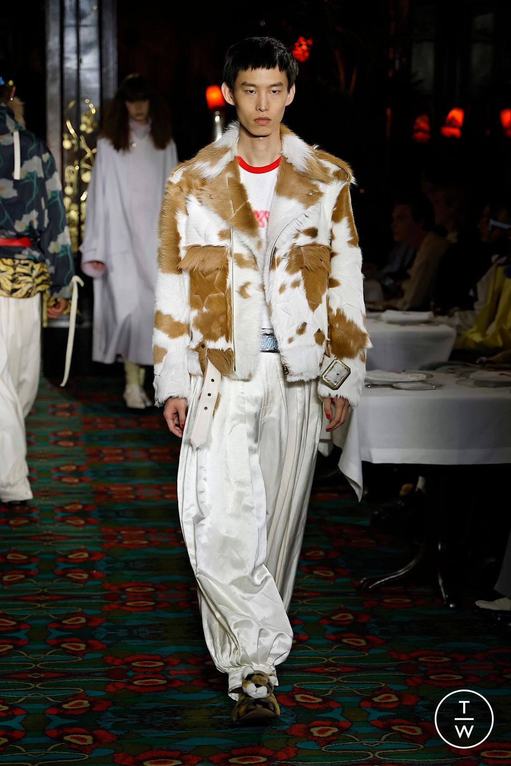 Fashion Week Paris Spring/Summer 2026 look 28 from the Kenzo collection menswear