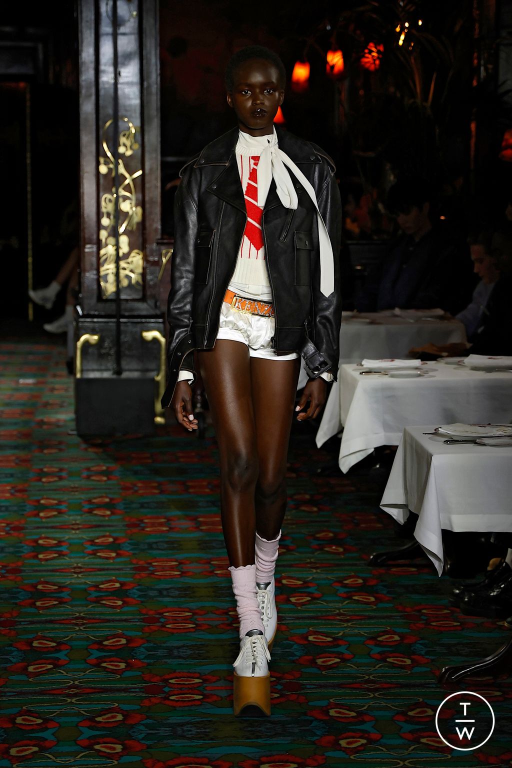 Fashion Week Paris Spring/Summer 2026 look 38 de la collection Kenzo menswear