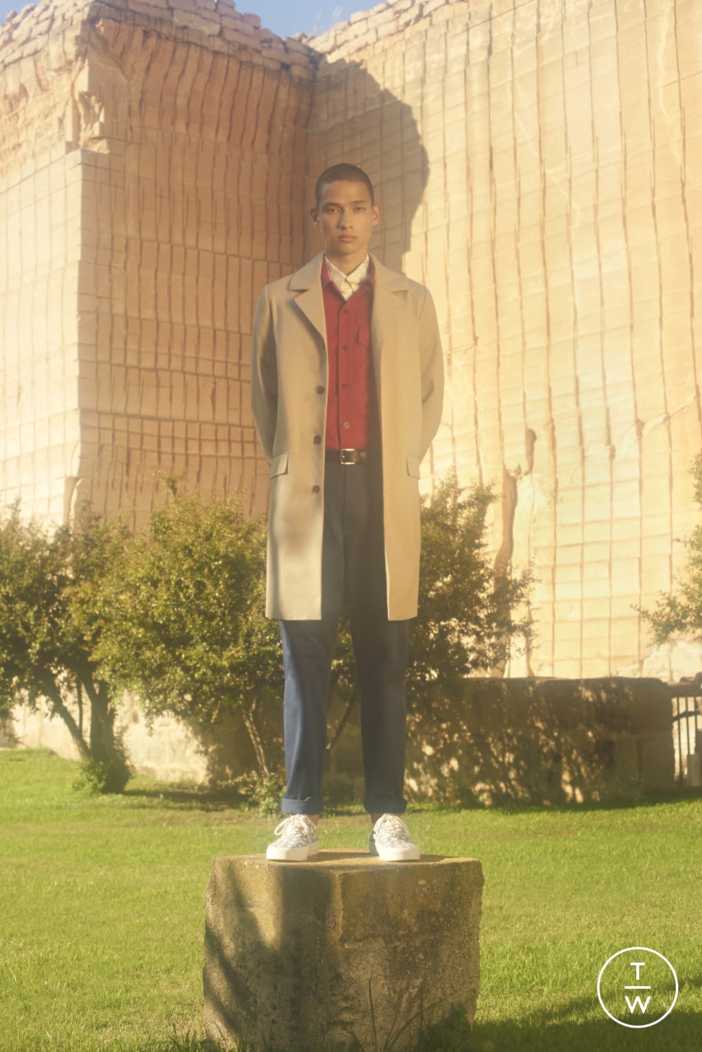 Fashion Week Paris Spring/Summer 2019 look 9 from the Maison Kitsuné collection menswear