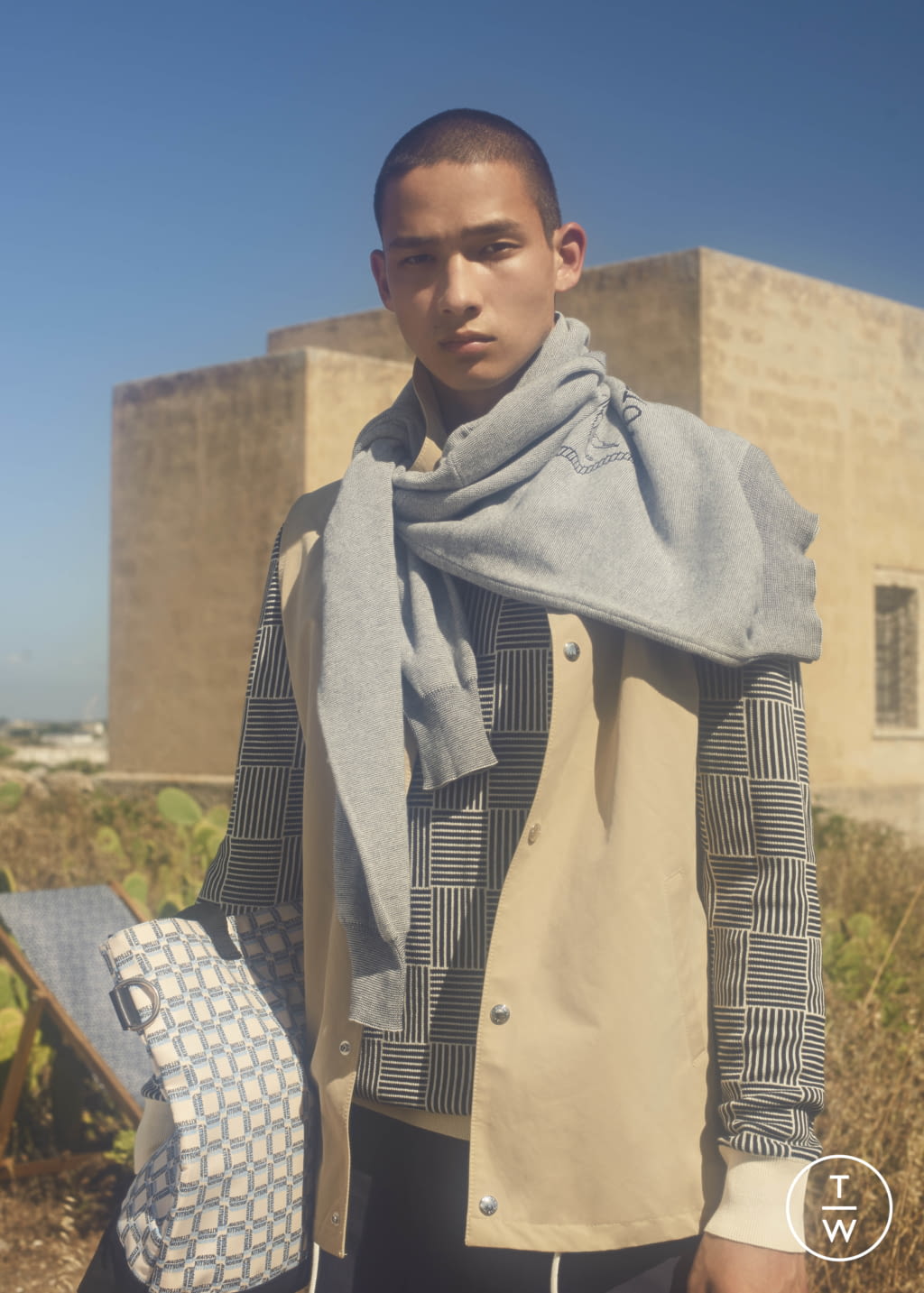 Fashion Week Paris Spring/Summer 2019 look 15 from the Maison Kitsuné collection 男装