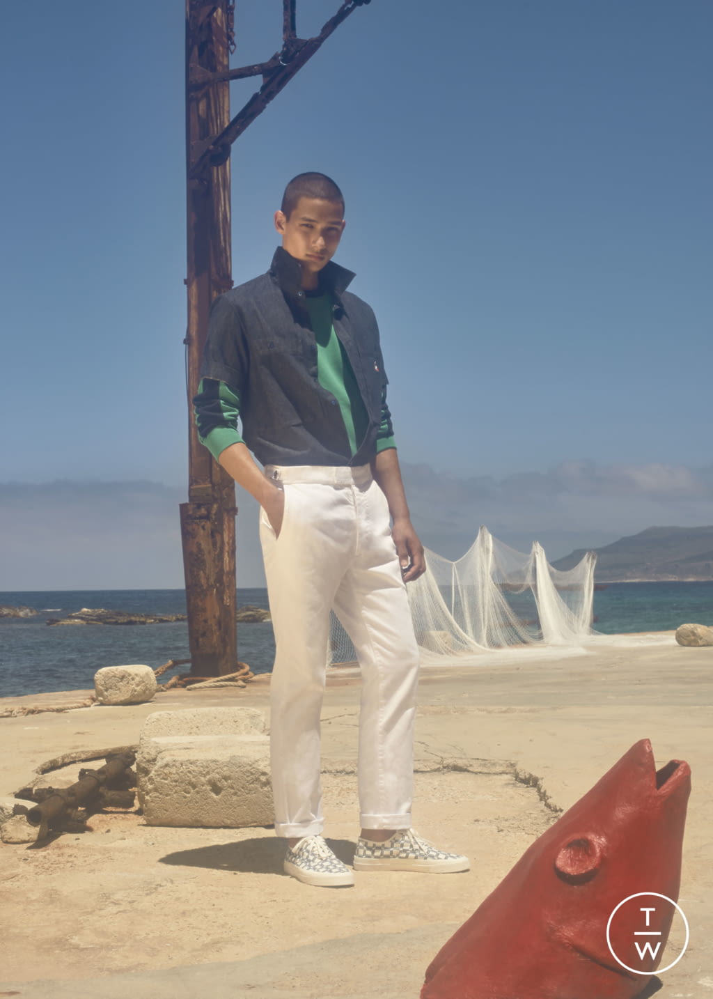 Fashion Week Paris Spring/Summer 2019 look 24 from the Maison Kitsuné collection menswear