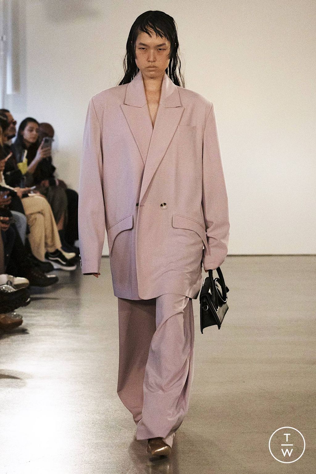 Fashion Week New York Fall/Winter 2023 look 6 de la collection KGL womenswear