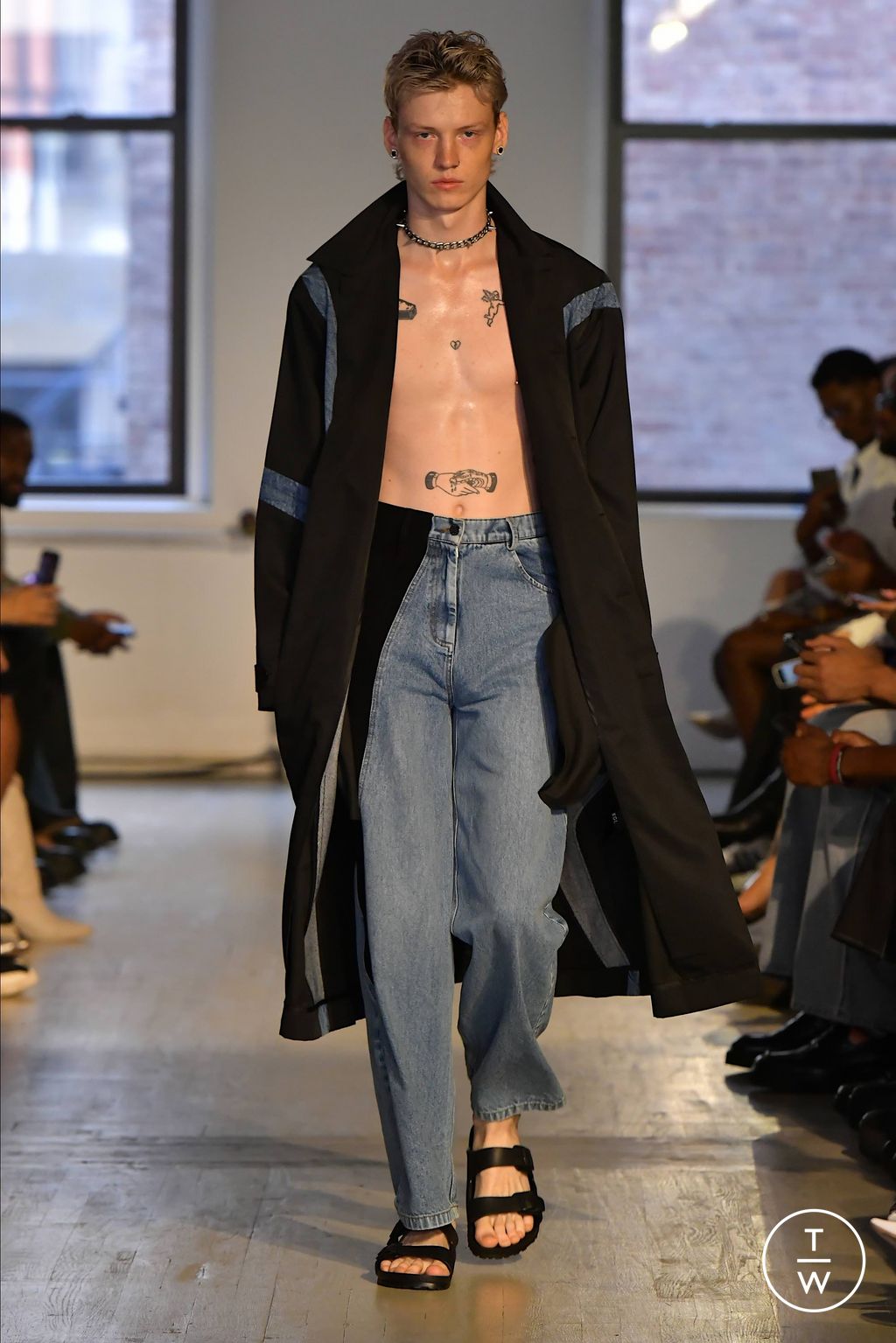 Fashion Week New York Spring/Summer 2024 look 20 from the KGL collection 女装