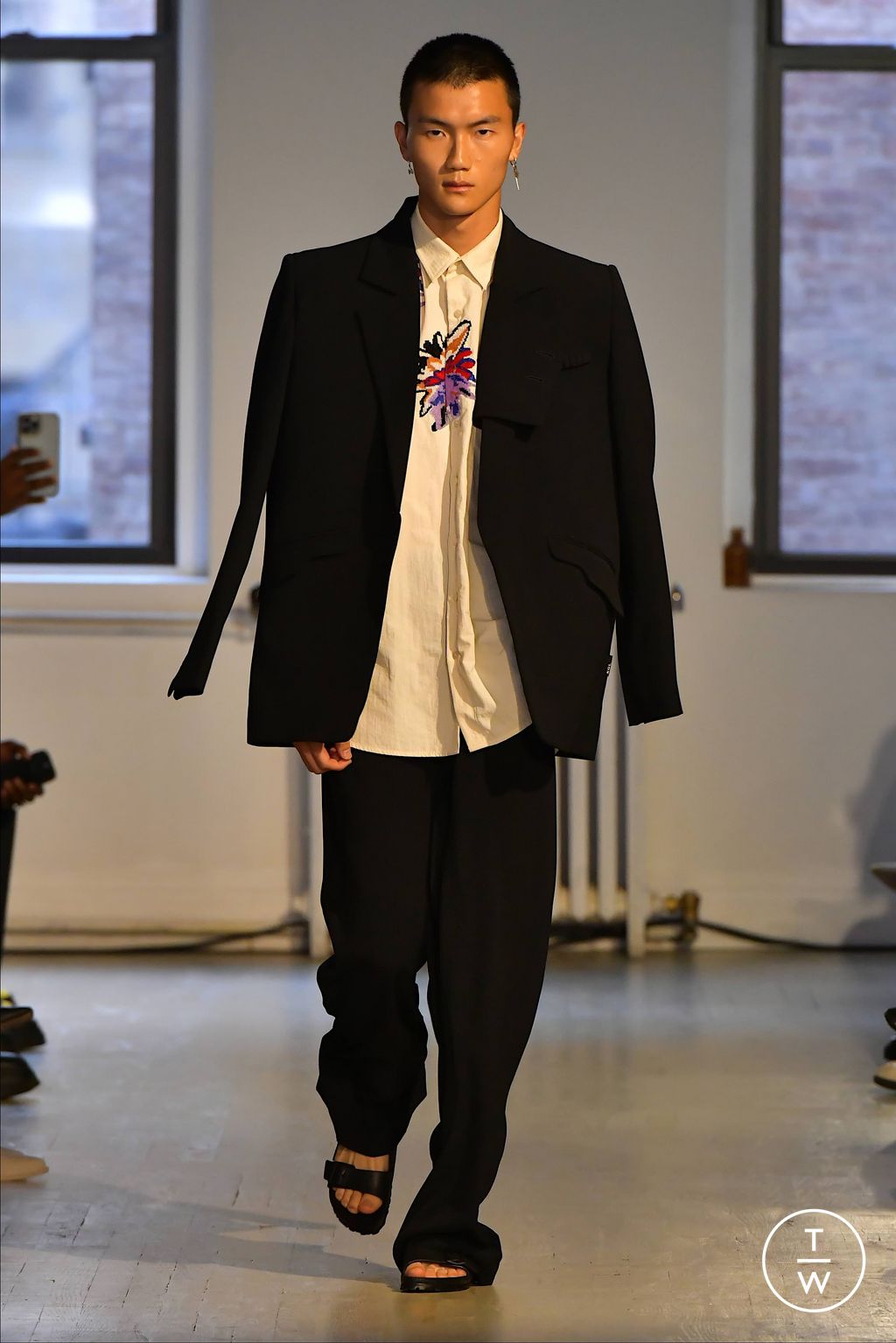 Fashion Week New York Spring/Summer 2024 look 24 from the KGL collection 女装