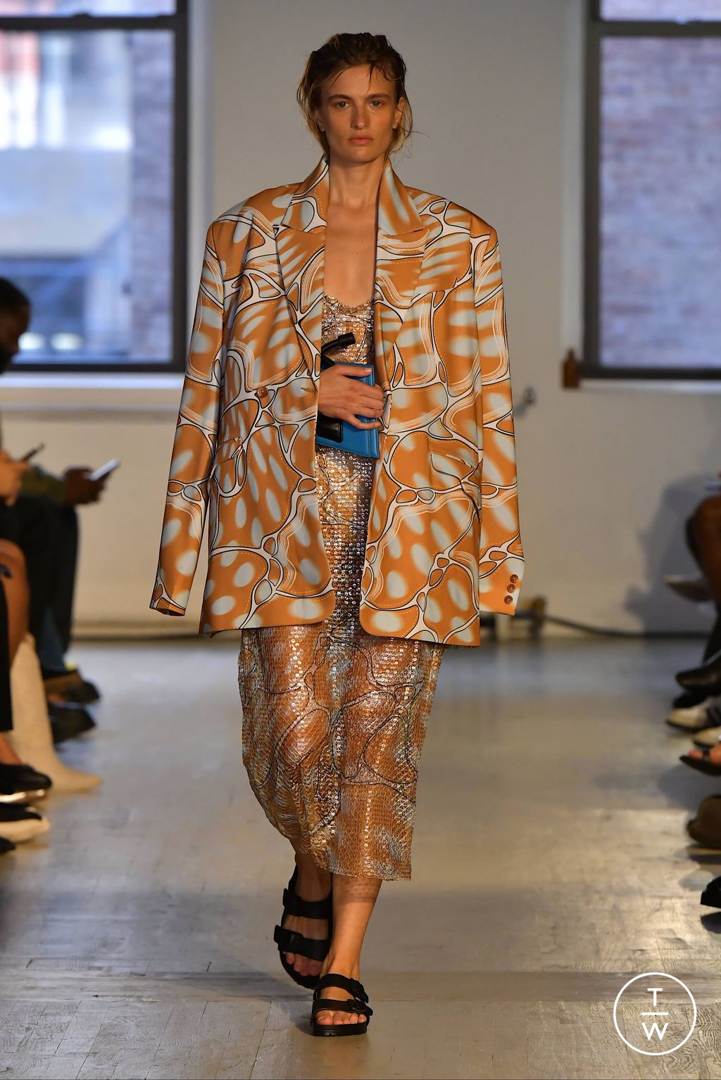 Fashion Week New York Spring/Summer 2024 look 27 from the KGL collection 女装