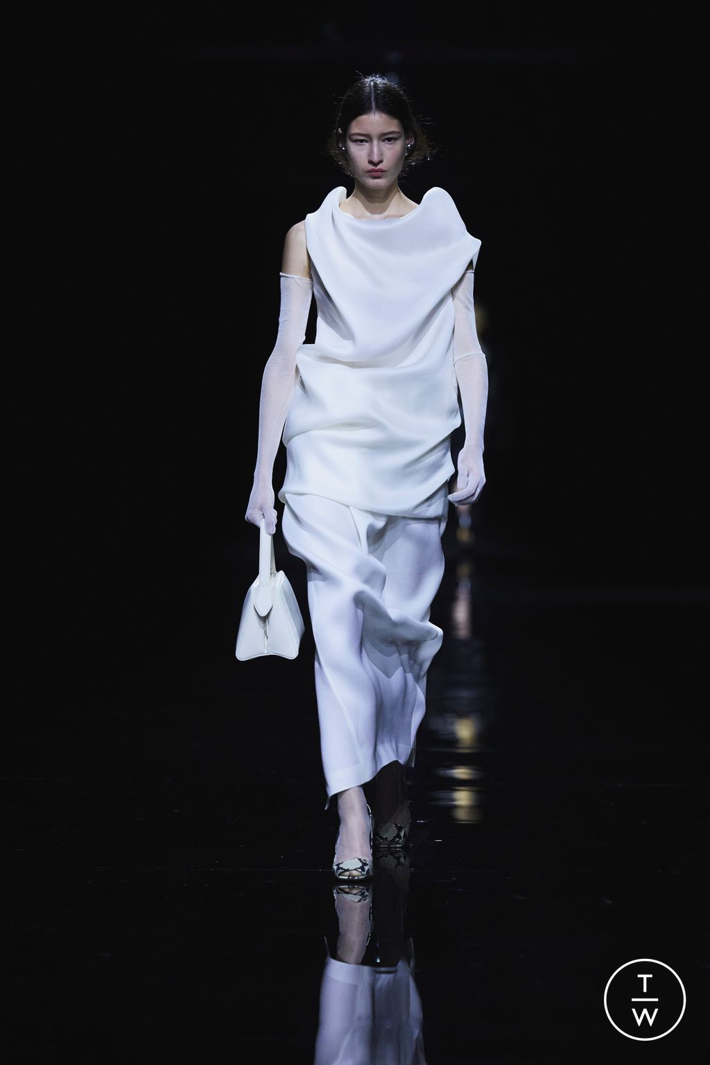 Fashion Week New York Fall/Winter 2024 look 5 from the Khaite collection womenswear