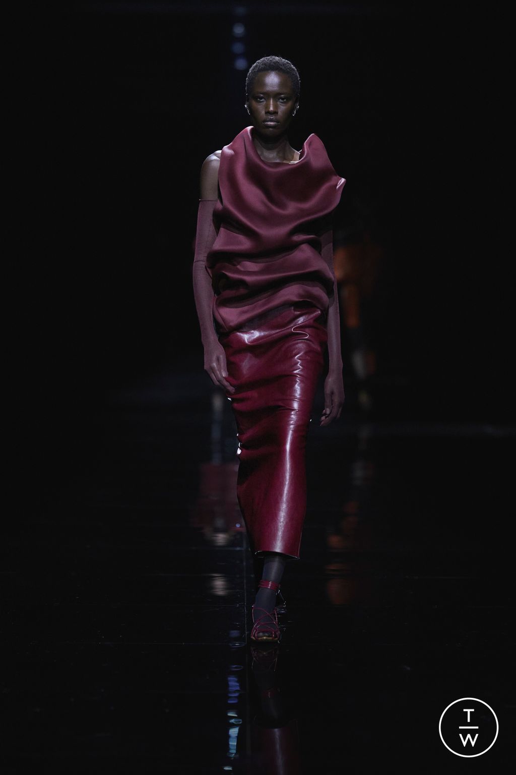 Fashion Week New York Fall/Winter 2024 look 16 de la collection Khaite womenswear