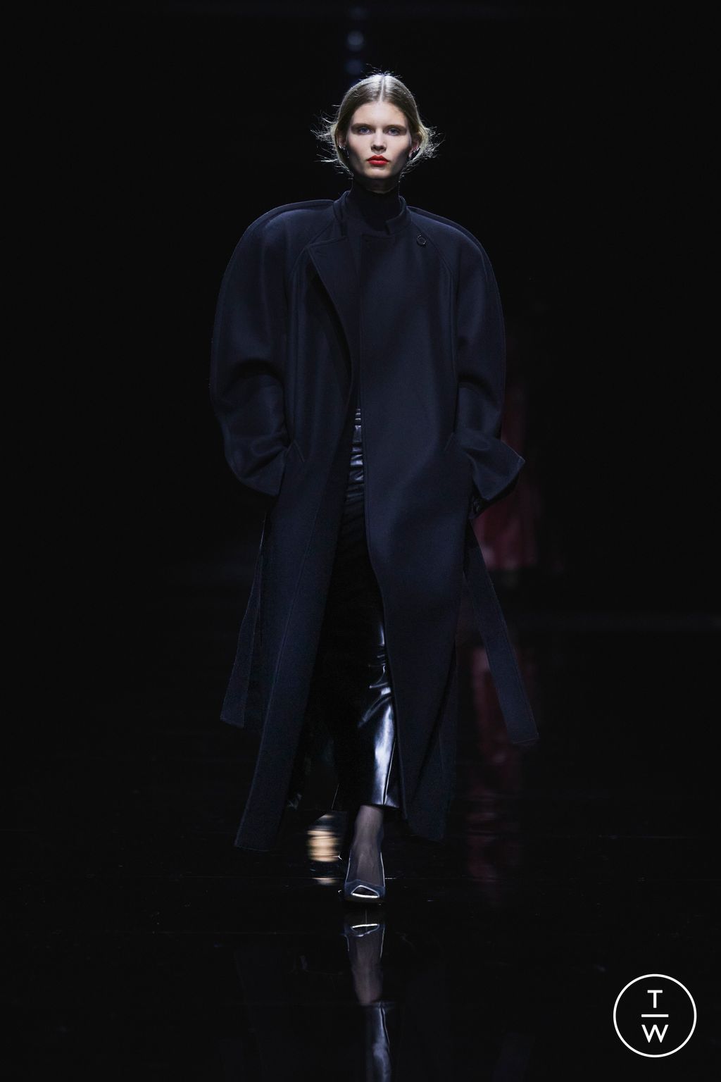 Fashion Week New York Fall/Winter 2024 look 19 from the Khaite collection 女装