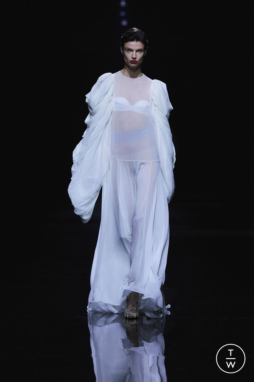 Fashion Week New York Fall/Winter 2024 look 39 de la collection Khaite womenswear