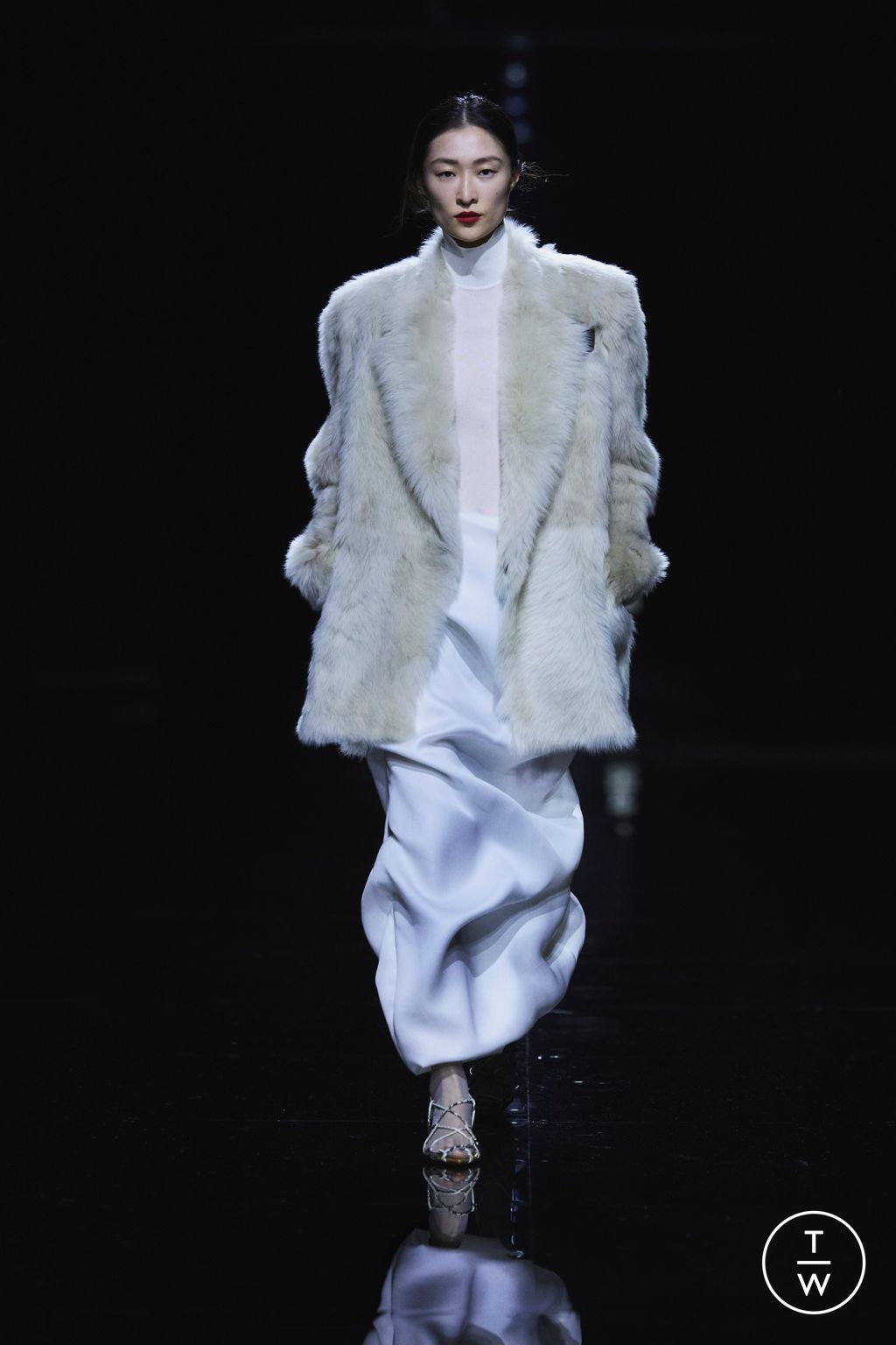 Fashion Week New York Fall/Winter 2024 look 40 from the Khaite collection 女装