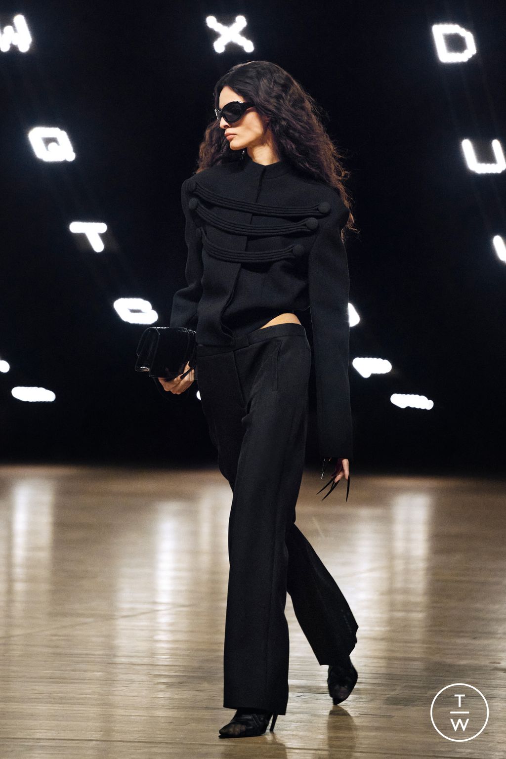 Fashion Week New York Fall/Winter 2026 look 13 de la collection Khaite womenswear