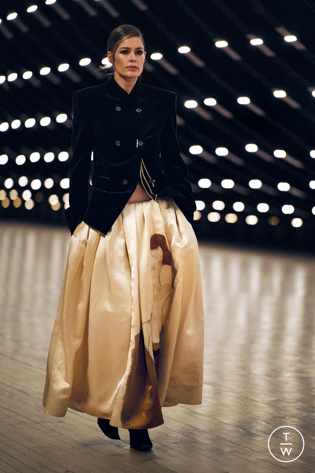 Fashion Week New York Fall/Winter 2026 look 16 de la collection Khaite womenswear