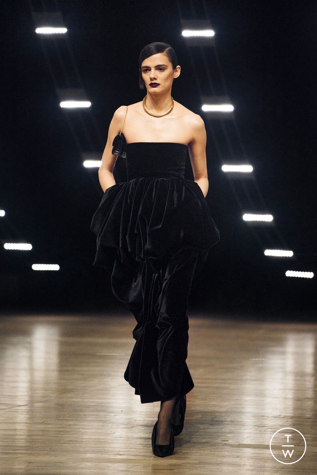 Fashion Week New York Fall/Winter 2026 look 18 de la collection Khaite womenswear