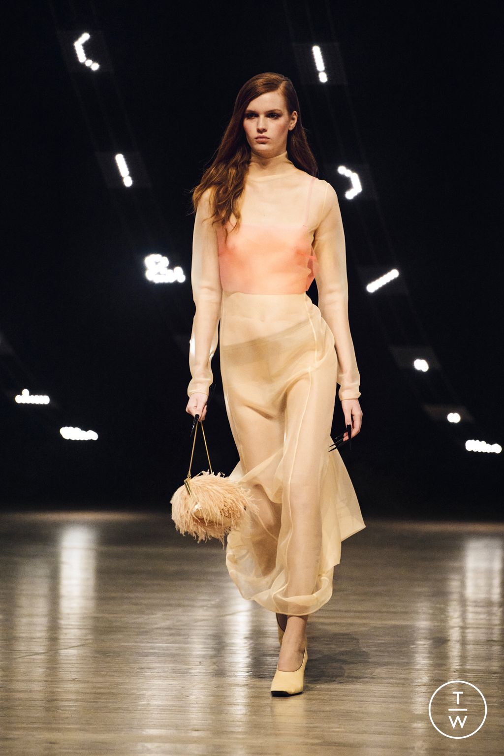 Fashion Week New York Fall/Winter 2026 look 47 de la collection Khaite womenswear