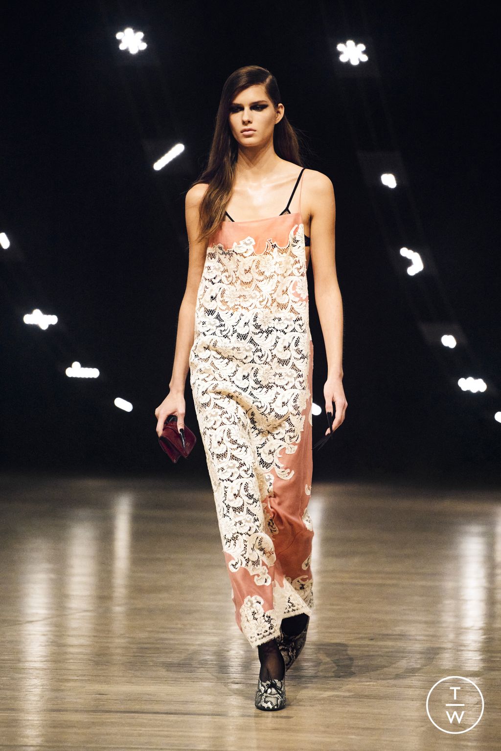 Fashion Week New York Fall/Winter 2026 look 48 de la collection Khaite womenswear