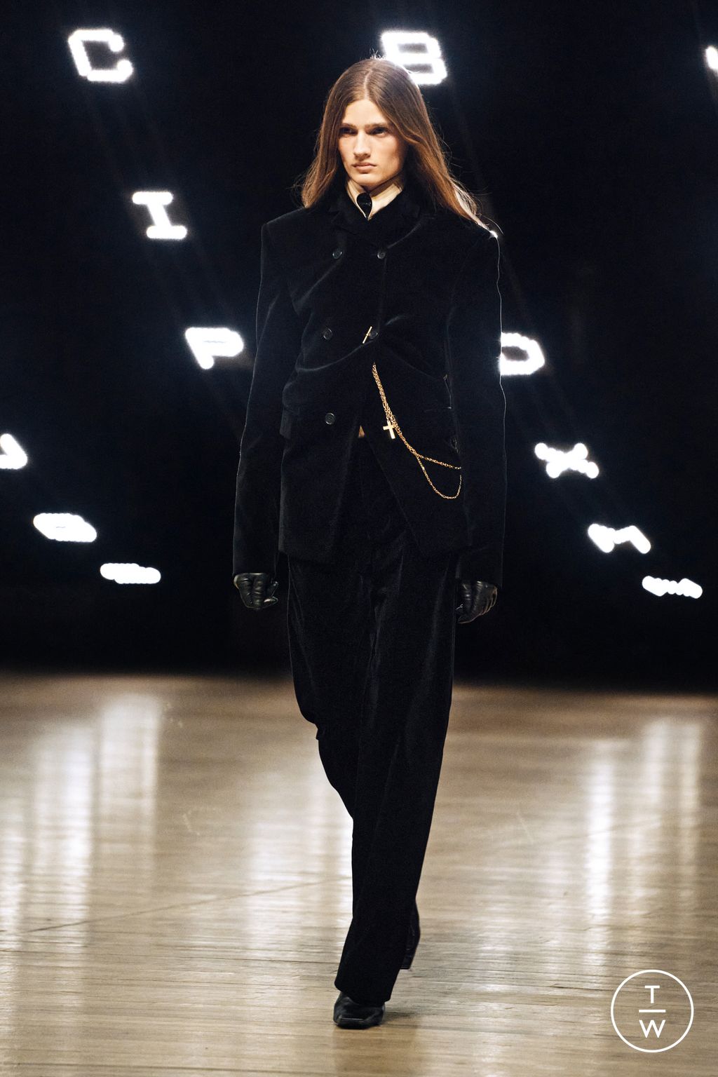 Fashion Week New York Fall/Winter 2026 look 4 de la collection Khaite womenswear