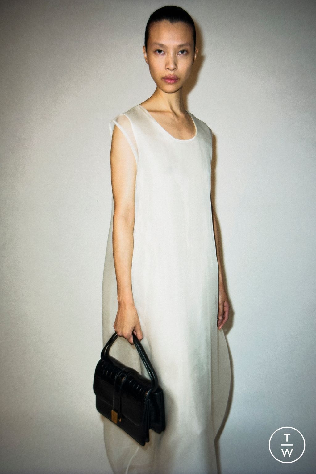 Fashion Week New York Pre-Fall 2026 look 39 from the Khaite collection 女装