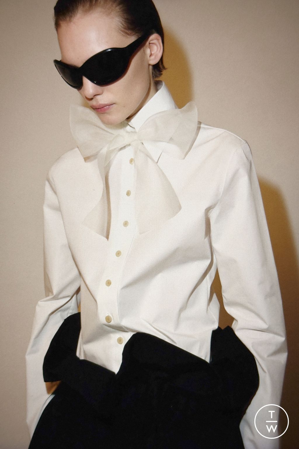 Fashion Week New York Pre-Fall 2026 look 5 from the Khaite collection 女装