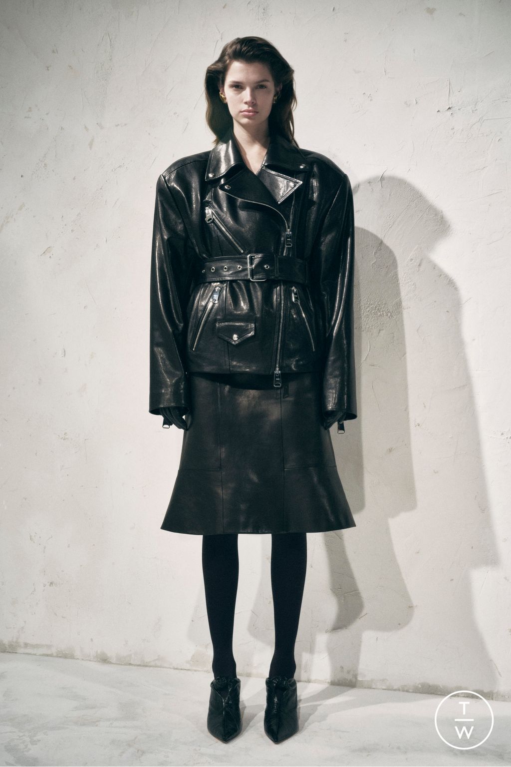 Fashion Week New York Pre-Fall 2024 look 2 from the Khaite collection 女装