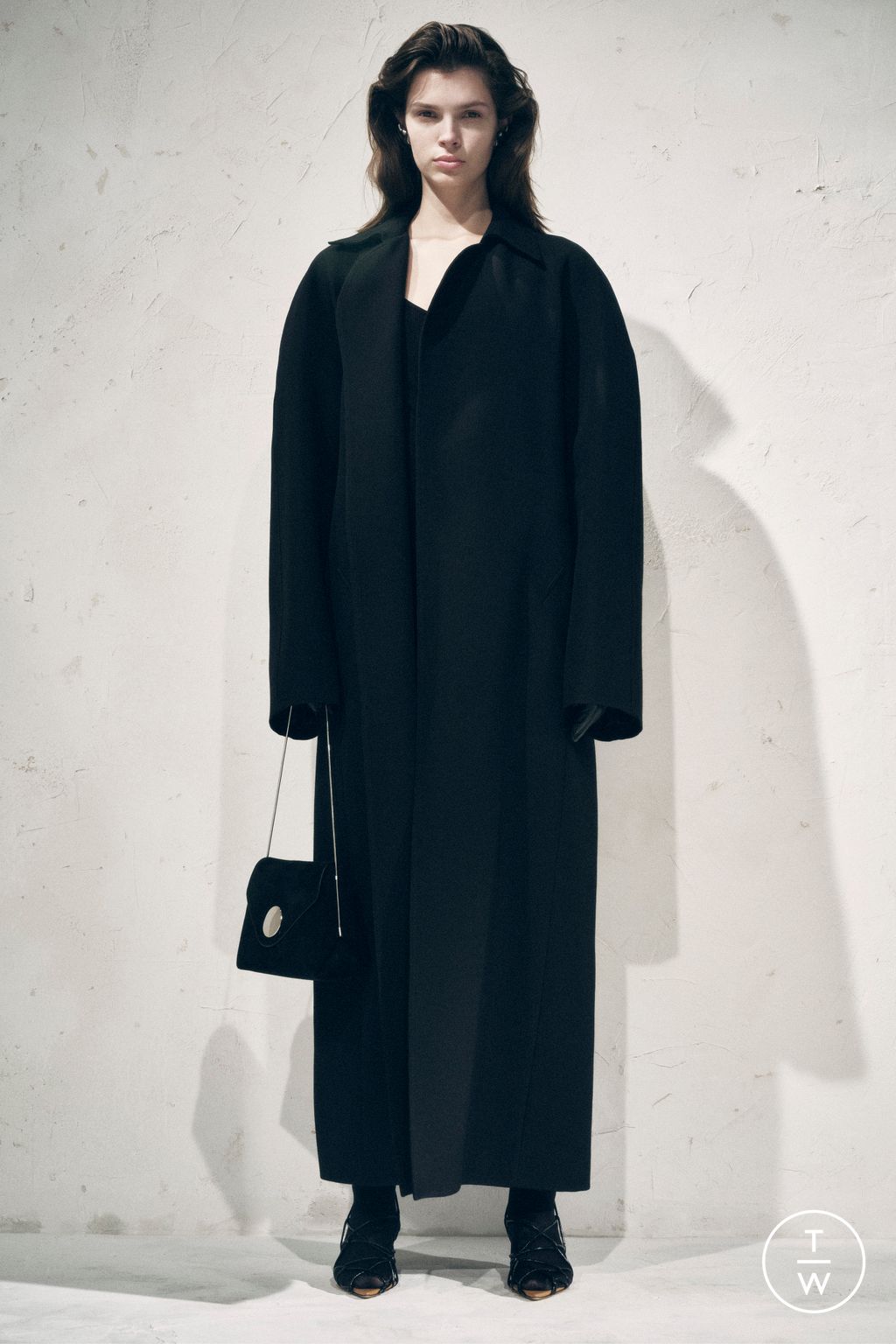Fashion Week New York Pre-Fall 2024 look 21 from the Khaite collection womenswear