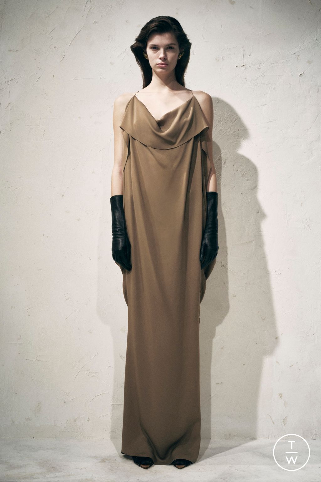 Fashion Week New York Pre-Fall 2024 look 38 from the Khaite collection womenswear