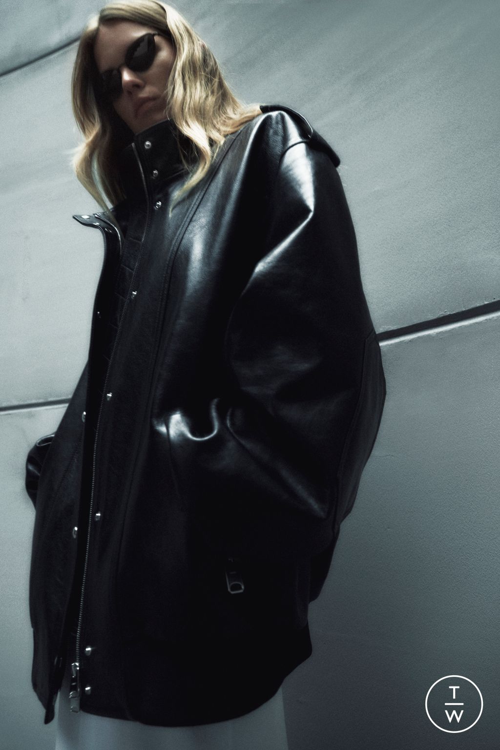 Fashion Week New York Resort 2024 look 1 de la collection Khaite womenswear