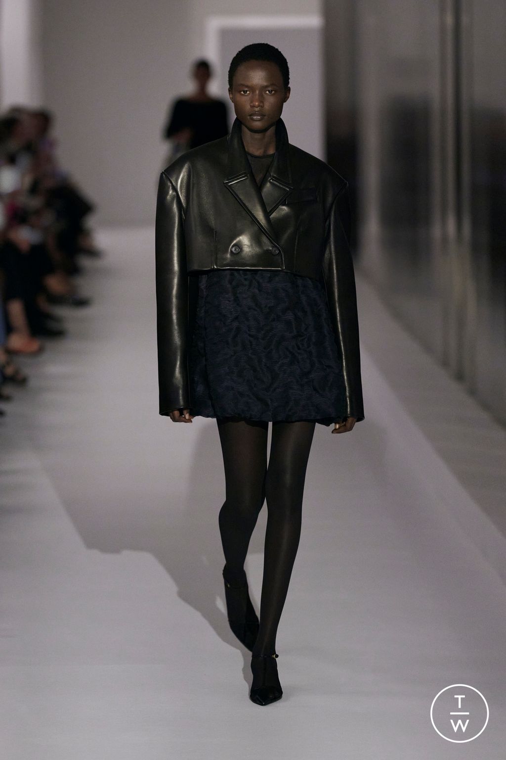 Fashion Week New York Spring/Summer 2025 look 13 de la collection Khaite womenswear