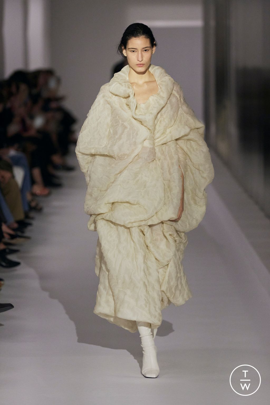 Fashion Week New York Spring-Summer 2025 look 17 from the Khaite collection womenswear