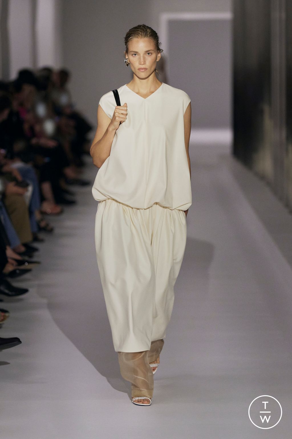 Fashion Week New York Spring/Summer 2025 look 20 from the Khaite collection womenswear