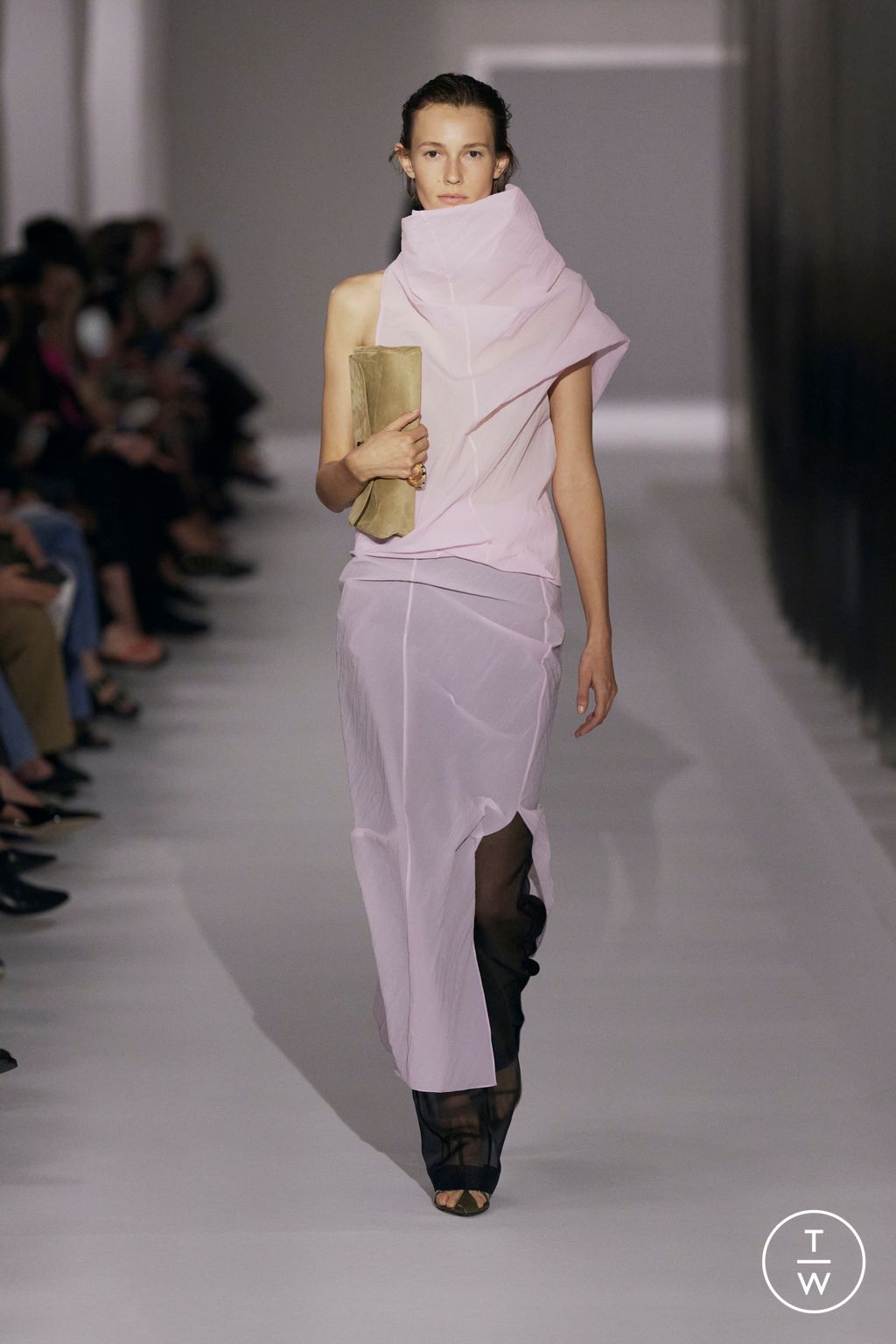 Fashion Week New York Spring-Summer 2025 look 23 from the Khaite collection womenswear