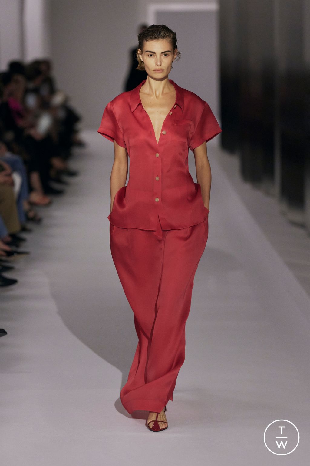 Fashion Week New York Spring/Summer 2025 look 32 from the Khaite collection womenswear