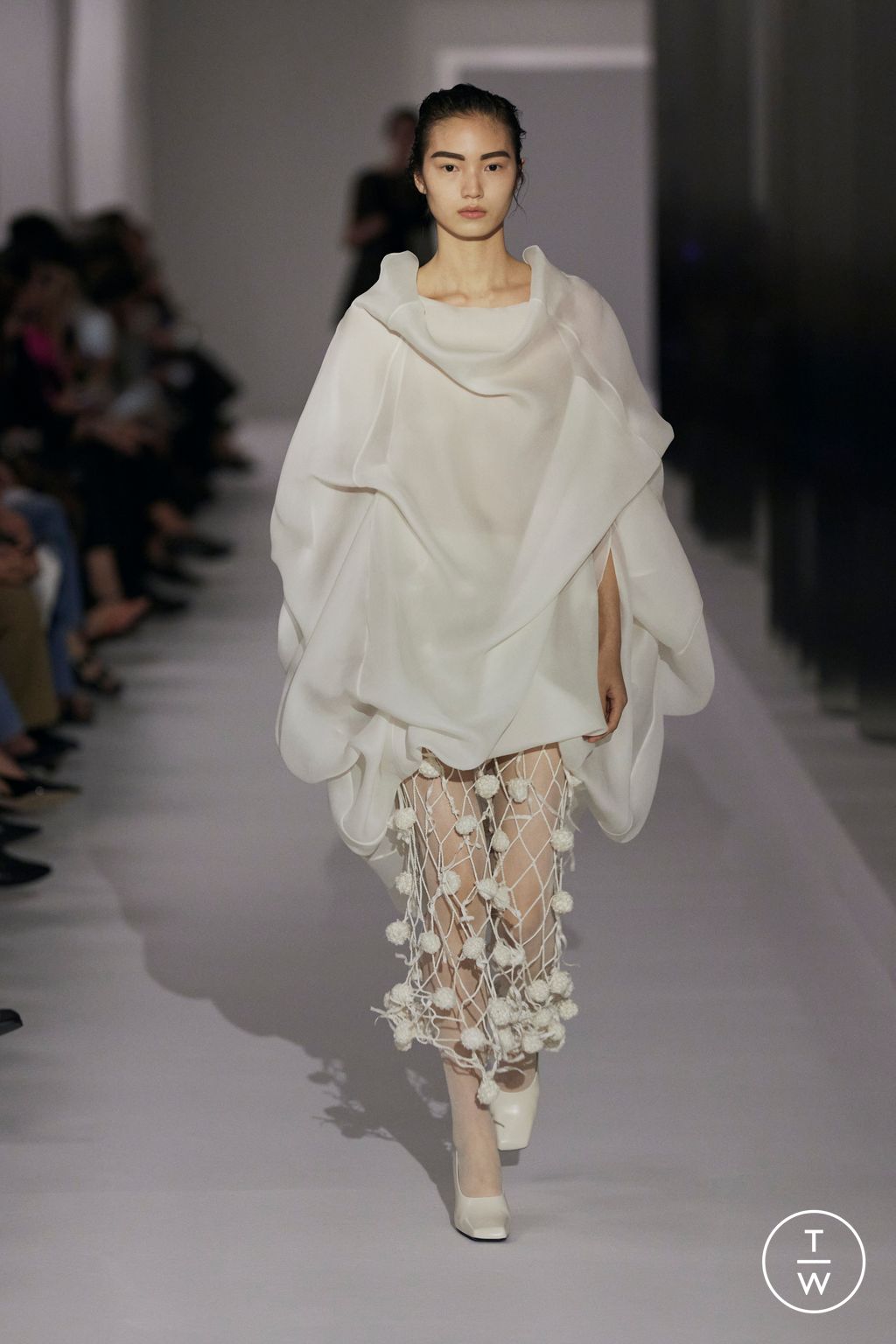 Fashion Week New York Spring-Summer 2025 look 35 from the Khaite collection 女装