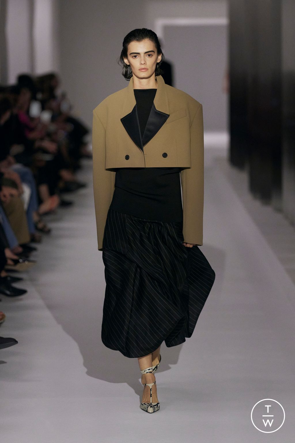 Fashion Week New York Spring/Summer 2025 look 38 from the Khaite collection womenswear