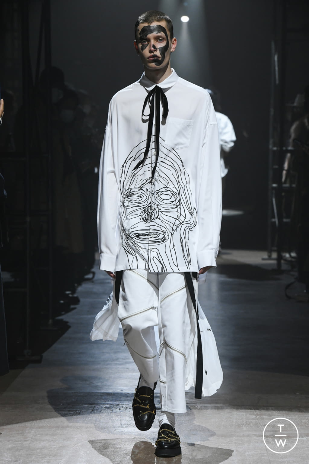 Fashion Week Paris Fall/Winter 2021 look 2 from the KIDILL collection 男装