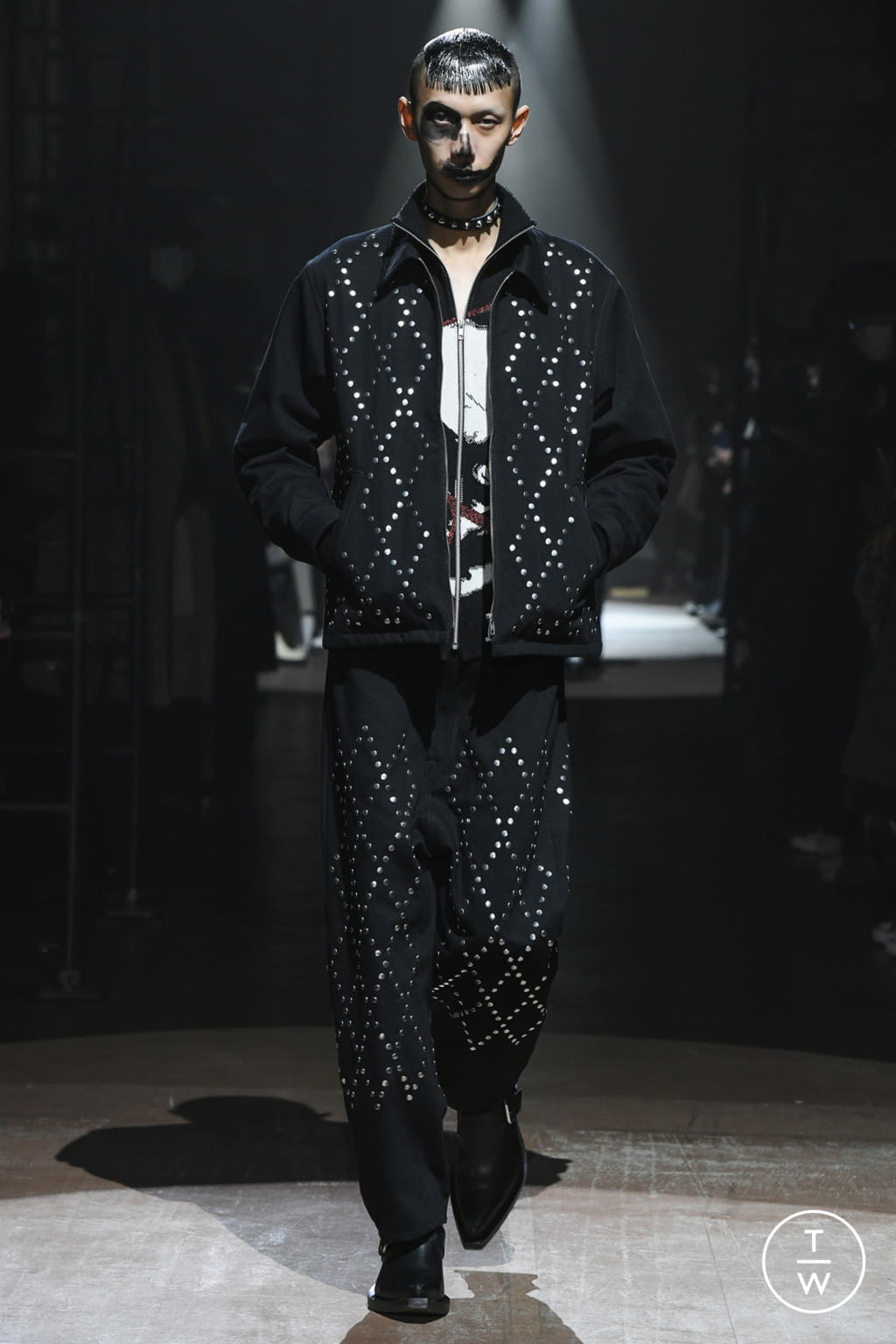 Fashion Week Paris Fall/Winter 2021 look 8 from the KIDILL collection 男装