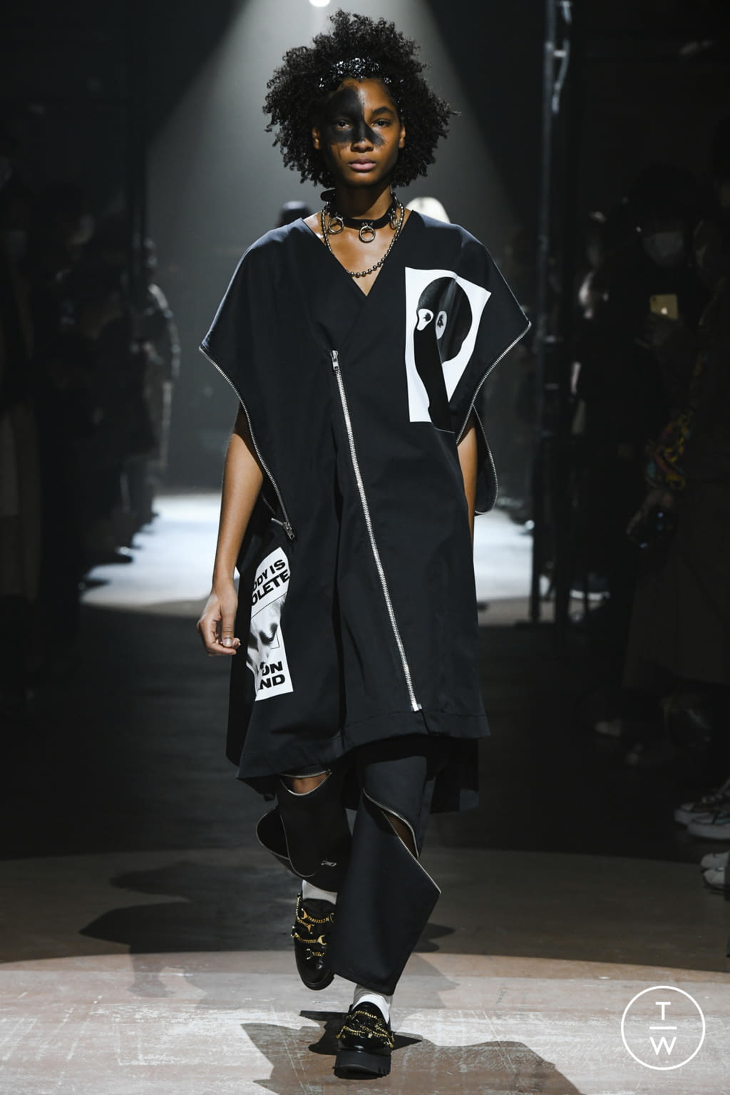 Fashion Week Paris Fall/Winter 2021 look 11 from the KIDILL collection 男装