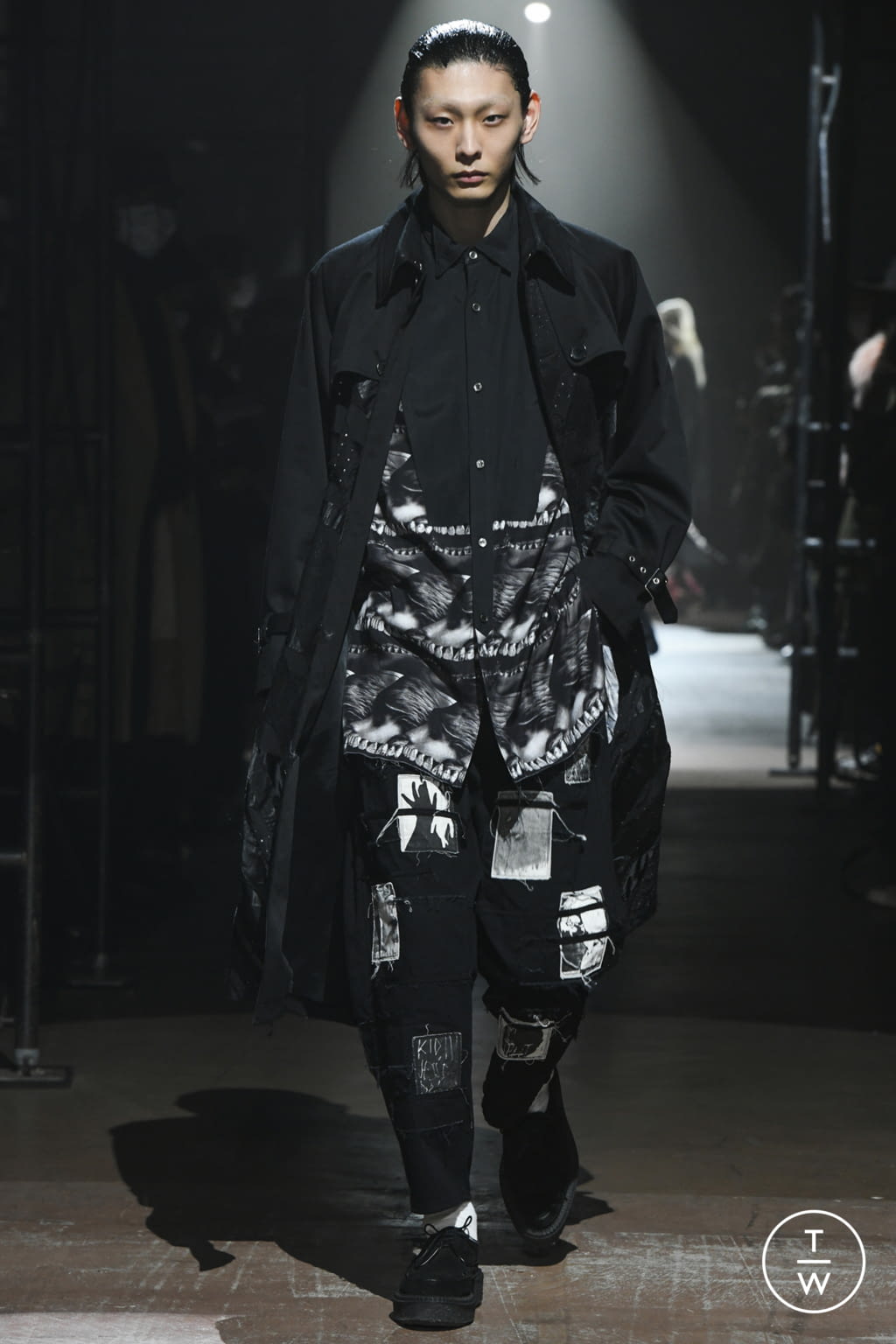 Fashion Week Paris Fall/Winter 2021 look 12 from the KIDILL collection 男装