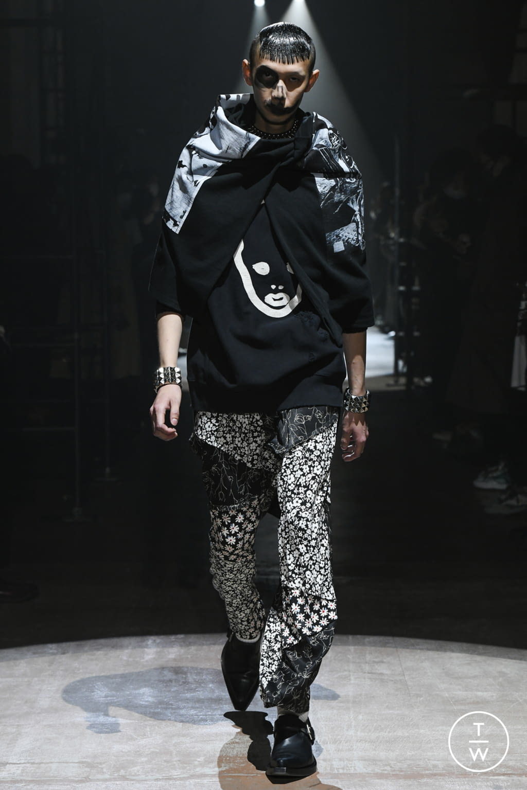 Fashion Week Paris Fall/Winter 2021 look 27 from the KIDILL collection 男装
