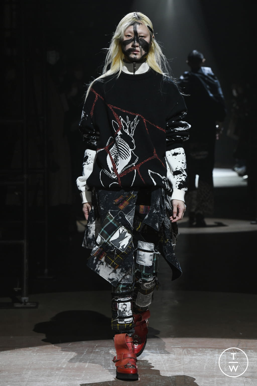 Fashion Week Paris Fall/Winter 2021 look 28 from the KIDILL collection 男装