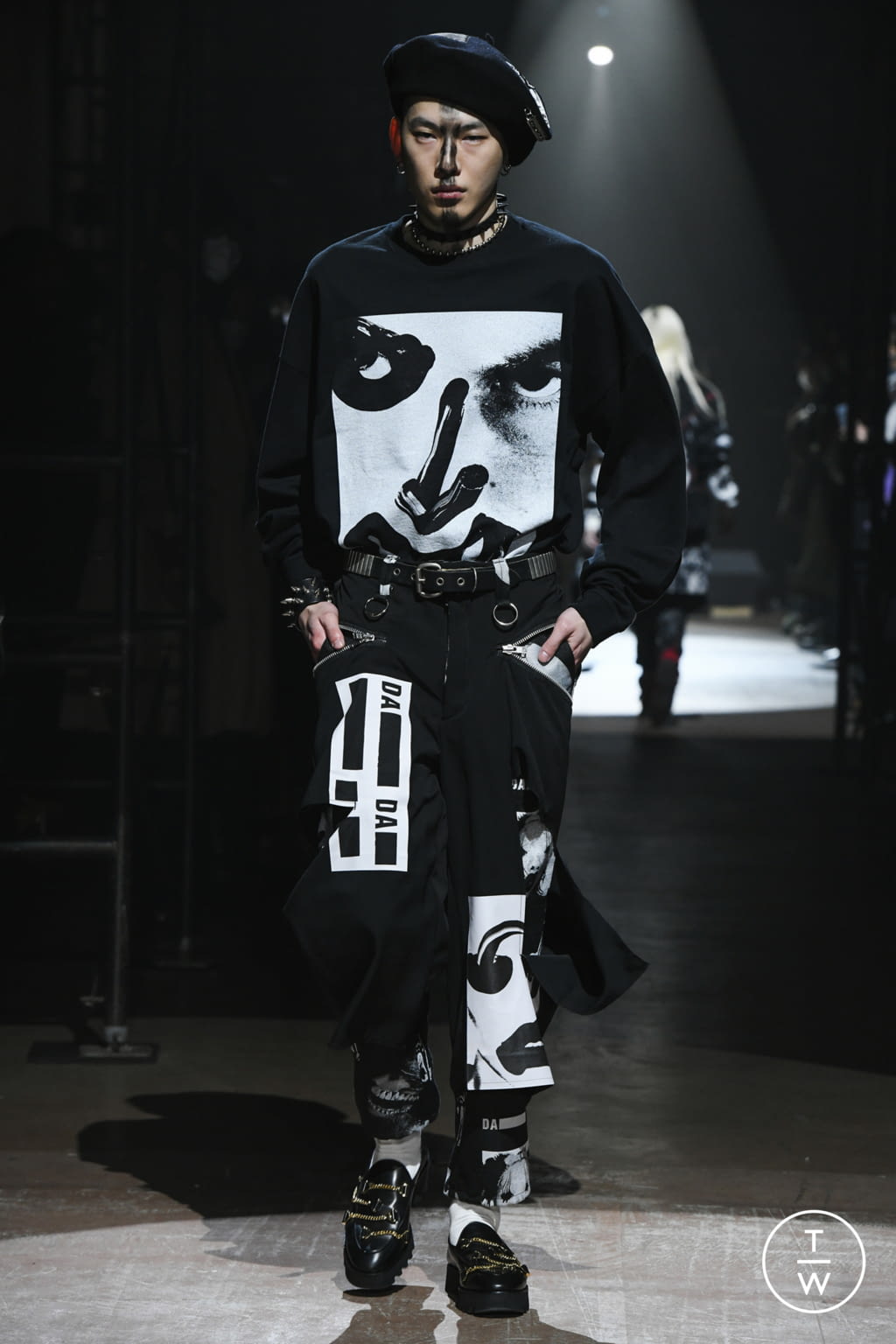Fashion Week Paris Fall/Winter 2021 look 29 from the KIDILL collection 男装