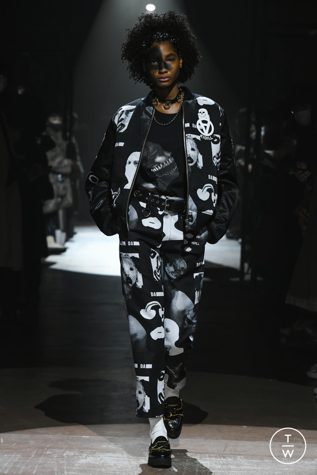Fashion Week Paris Fall/Winter 2021 look 30 from the KIDILL collection 男装