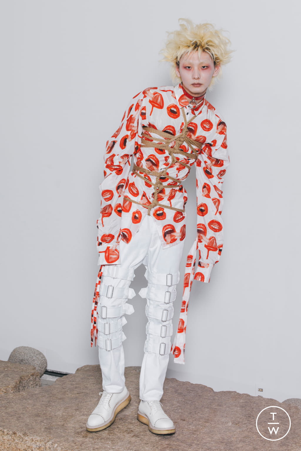 Fashion Week Paris Spring/Summer 2022 look 2 from the KIDILL collection 男装